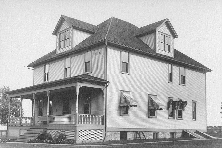 Image of the Pay Master Station House