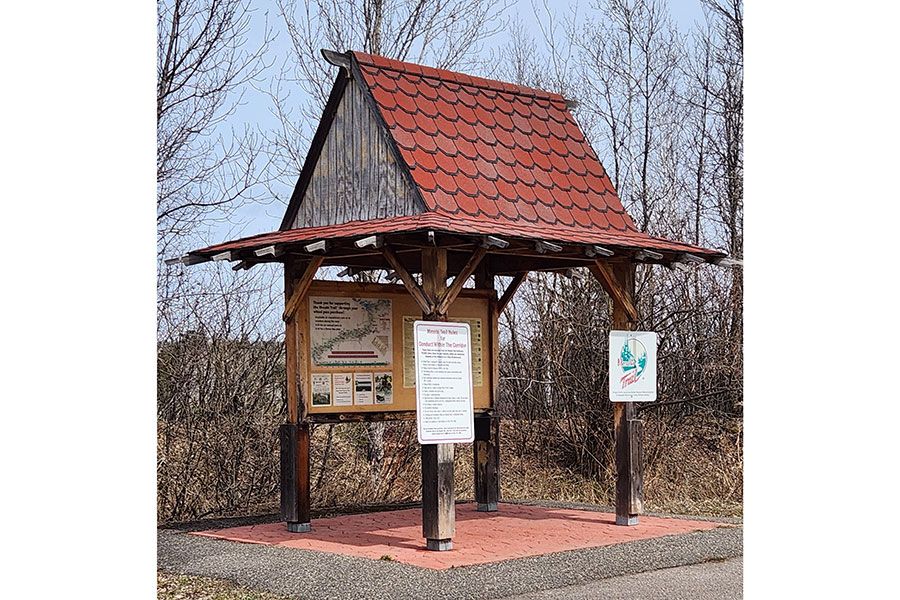 Image of the Trezona Trailhead kiosk